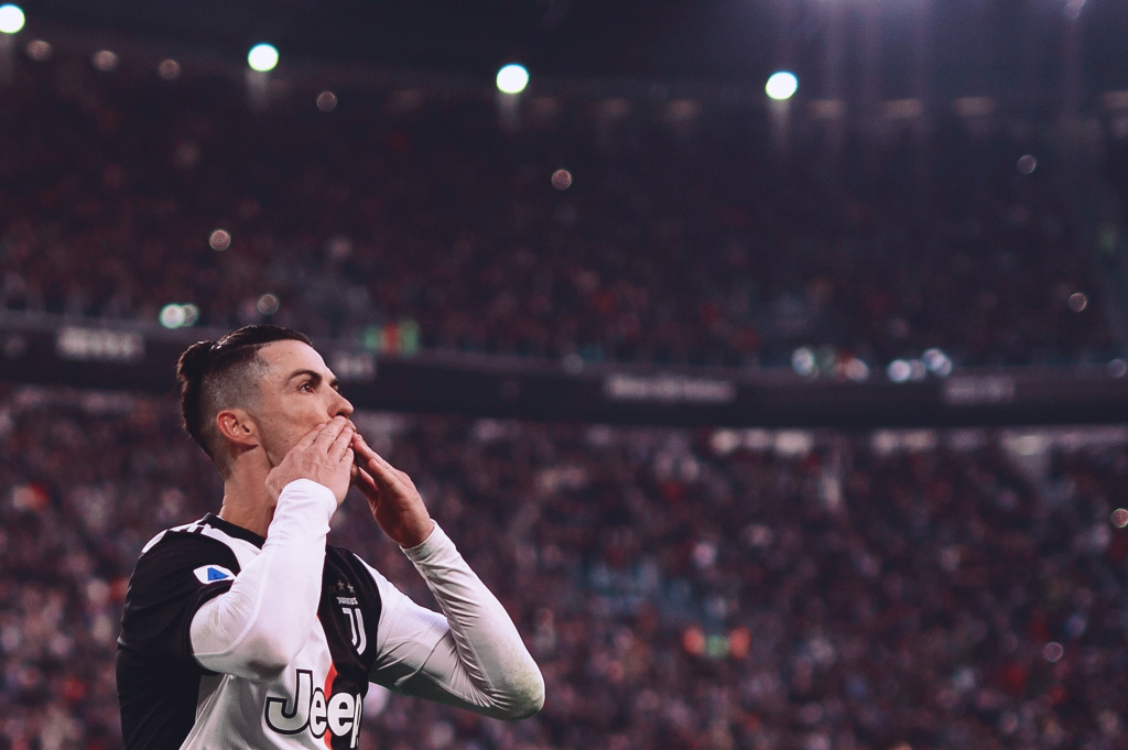 何诗蓓以出 何诗蓓以出