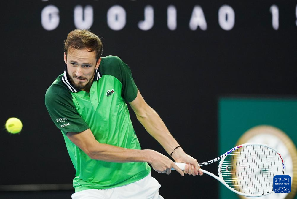 她被这项运 她被这项运